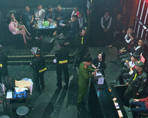 Công an 'đột kích' quán bar Maybach và Qlounge 135 ở Ninh Bình phát hiện 30 người dương tính ma túy