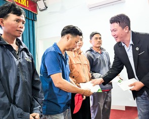 800 triệu đồng từ báo Tuổi Trẻ và GREENFEED Việt Nam hỗ trợ đồng bào bị bão, lũ ở đông Gia Lai