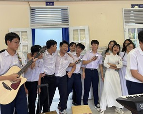 TP.HCM thực hiện 3 nhóm hoạt động để học sinh hạn chế sử dụng điện thoại