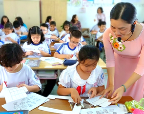 Tin tức sáng 1-1-2026: Lương nhà giáo được xếp cao nhất trong thang bậc lương hành chính sự nghiệp