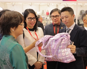 Cạnh tranh tăng nhiệt, thời trang Việt tìm đường vào chuỗi cung ứng châu Á