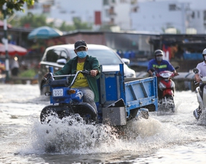 Hơn 20 tuyến đường ở TP.HCM có nguy cơ ngập do triều cường vượt mức báo động hôm nay