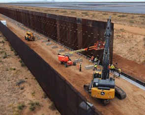 Mỹ thu 'phí bắt giữ' 5.000 USD với người nhập cư không giấy tờ từ 14 tuổi trở lên