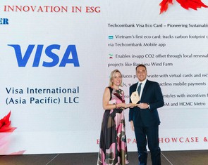 Visa và Techcombank được AmCham vinh danh với Giải thưởng Sáng tạo Công nghệ ESG 2025