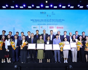 SCG và 7 công ty thành viên được vinh danh Top 100 doanh nghiệp bền vững 2025