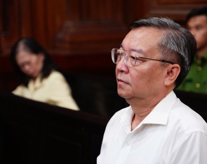 Cựu Giám đốc Sở Giáo dục và Đào tạo TP.HCM Lê Hồng Sơn, cựu Chánh văn phòng Lê Phương Nga hầu tòa