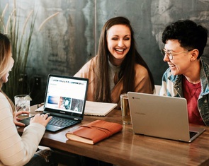 Động lực làm việc giữa gen Z và Y khác nhau thế nào?