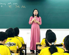Vì sao khó tuyển giáo viên tiếng Anh cho trường tiểu học, THCS?