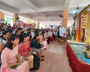 Học sinh diễn kịch, múa rối để học ngữ văn