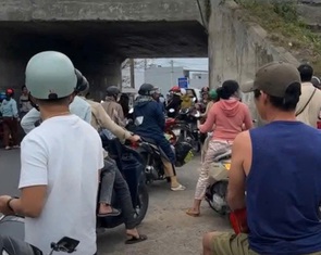 Nhầm người mẹ là kẻ bắt cóc trẻ em, người đàn ông chở bé gái trình báo công an