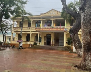 Tạm dừng học một năm đối với 4 nữ sinh đánh làm bạn bị gãy đốt sống cổ