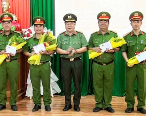 Thưởng nóng tập thể phá nhanh vụ án bà bán bún riêu giết người giao thịt heo