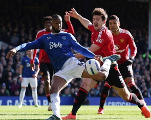 Man United hòa Everton sau khi bị dẫn trước 2 bàn