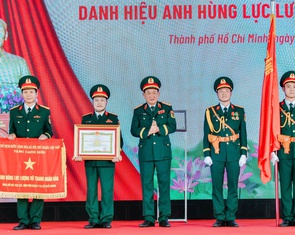 Khoa hồi sức Bệnh viện Quân y 175 đón nhận danh hiệu Anh hùng Lực lượng vũ trang nhân dân