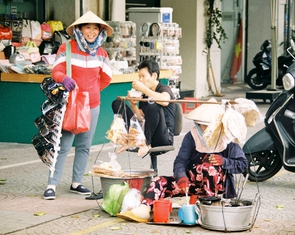 Thi ảnh Tuổi Xanh: Nụ cười của cô hàng rong