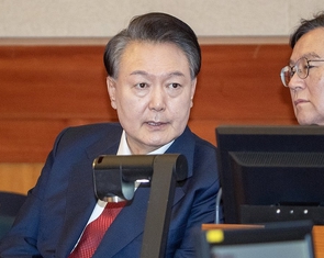 Tổng thống Yoon Suk Yeol xin lỗi người dân Hàn Quốc