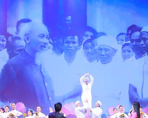 Bản hùng ca Người chiến sĩ áo trắng tưởng nhớ bác sĩ Tôn Thất Tùng, Hồ Đắc Di, Đặng Văn Ngữ