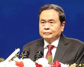 Chủ tịch Quốc hội: Nhân viên ngành y phải luôn xứng đáng 'Thầy thuốc như mẹ hiền'