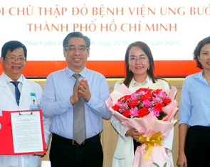 Ra mắt Hội Chữ thập đỏ Bệnh viện Ung bướu