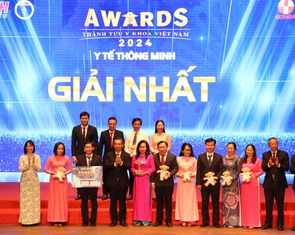Trao 20 Giải thưởng Thành tựu y khoa Việt Nam năm 2024 cho công trình y tế thông minh