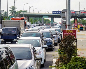 Một trạm thu phí ở miền Tây phải xả trạm 43 lần trong dịp Tết