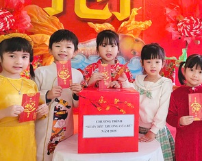 Bài học yêu thương từ tiền lì xì