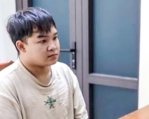 Bắt thanh niên 'thông chốt' nồng độ cồn, tông bị thương cảnh sát giao thông