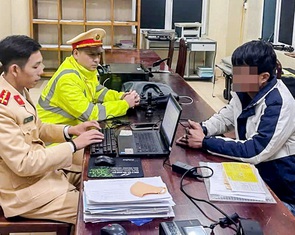 Xử phạt tài xế xe đầu kéo cản trở đoàn xe ưu tiên
