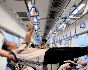 Hít xà đơn trên metro có thể bị xử lý hình sự?
