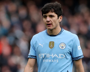 Cầu thủ người Uzbekistan phản lưới, Man City chia điểm với Brighton