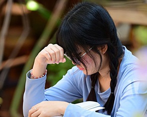 Áp lực đồng trang lứa của Gen Z: Làm sao tự tin trong thế giới số