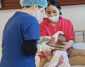 Thủ tướng yêu cầu đẩy nhanh tiêm chủng phòng sởi, không để thiếu vắc xin