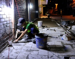 Vỉa hè 'khoác áo mới' tiền tỉ...