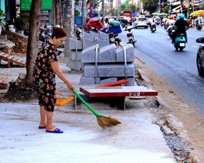 Chấm dứt nhập nhằng chung - riêng, thu phí và bảo trì vỉa hè thường xuyên