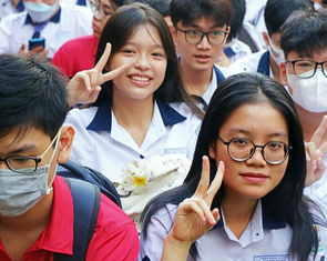Ngoài miễn học phí cho học sinh công lập, mong không còn lạm thu quỹ trường quỹ lớp