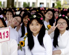 Miễn học phí: Giảm gánh nặng cho phụ huynh, thêm động lực học tập