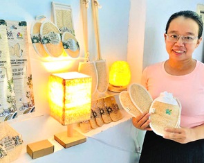 Khởi nghiệp xanh với xơ mướp: Từ giảng viên đến doanh nhân