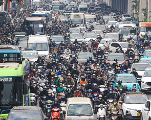 Đề xuất người dân Hà Nội, TP.HCM bốc thăm để mua xe ô tô, xe máy chạy xăng