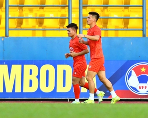 Tuyển Việt Nam tập kín trước ngày đấu với Lào