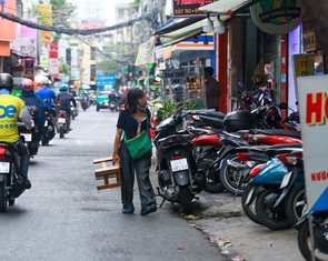 Hơn một nửa đường ở TP.HCM không có vỉa hè