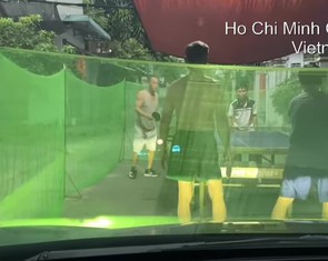 Hai người đàn ông chặn đường đánh bóng bàn ở Gò Vấp bị xử phạt 225.000 đồng