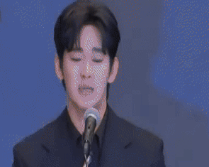 Kim Soo Hyun khóc liên tục 30 phút họp báo, thừa nhận là kẻ hèn nhát