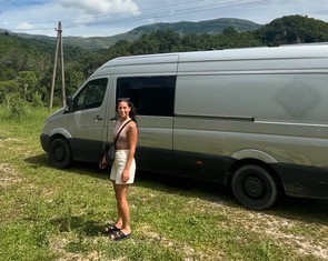 Nhà di động Mercedes-Benz tiện nghi, giá như chiếc Kia Morning cũ