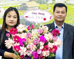 Vụ lãnh đạo đến chúc mừng 8-3 chỉ gặp 1 nhân viên: Không nhận được thông báo, đi làm trễ