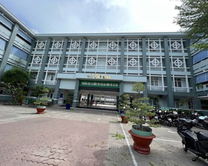 Nhiều học sinh tiểu học ở quận 7 nghi ngờ ngộ độc thực phẩm sau ăn trưa