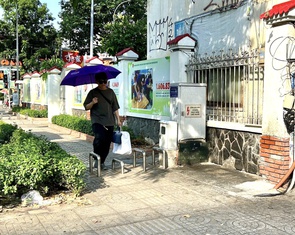 Nghiên cứu tháo dỡ thanh chắn trên vỉa hè TP.HCM, đảm bảo lối đi người đi bộ