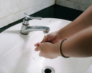 Hội chứng OCD, ám ảnh... sợ dơ