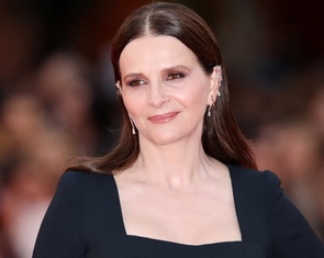 Juliette Binoche là chủ tịch, dàn giám khảo Cannes có đạo diễn Cô hầu gái Hong Sang Soo