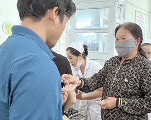 Cánh én nhỏ đã bay về trời