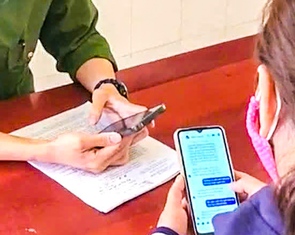 Công an giúp người phụ nữ tránh vụ lừa đảo khi nảy sinh tình cảm với người đàn ông lạ trên mạng